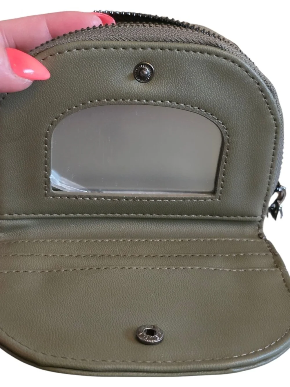 Steve Madden Olive Green Zip Coin Wallet Card Holder Dome Pouch NWT